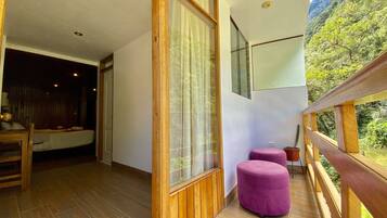 Family Room, Private Bathroom | Balcony