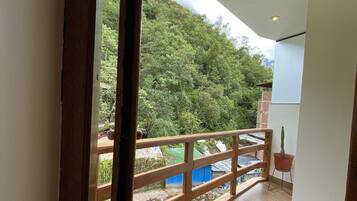 Vierbettzimmer, eigenes Bad, Flussblick | Blick vom Balkon