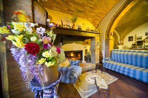 Fireplace - Agriturismo Cognanello (Montepulciano)