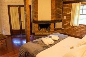 Chalet | Minibaari, tallelokero huoneessa, ilmainen Wi-Fi, vuodevaatteet