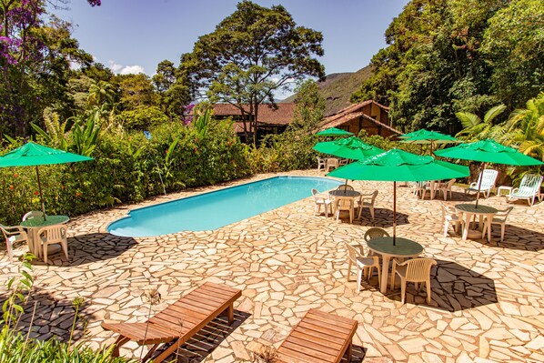 Piscine couverte, piscine extérieure