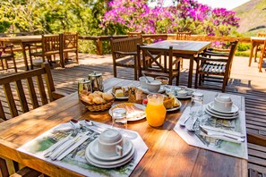 Free daily continental breakfast
