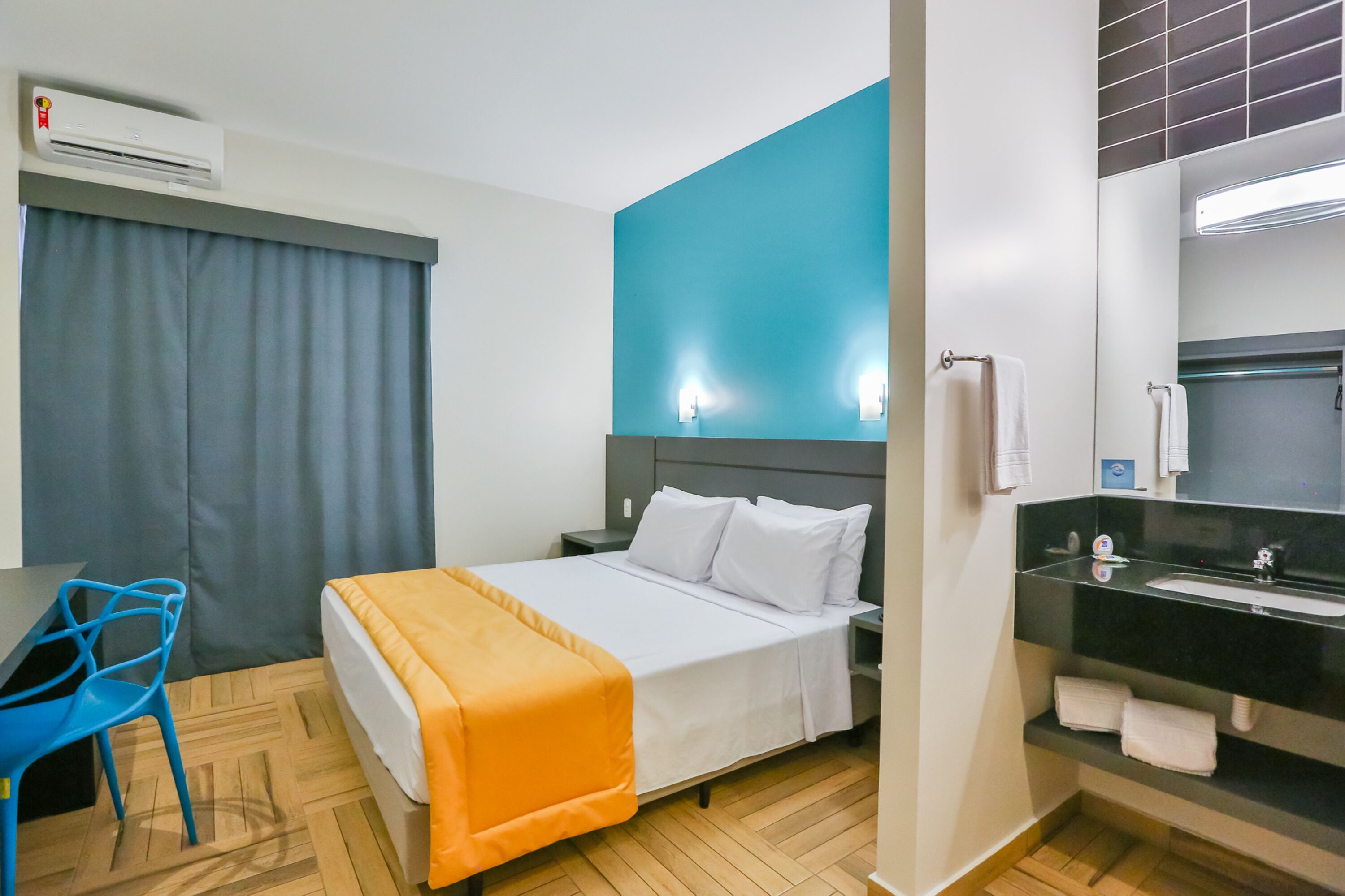 minibar, in-room safe, desk, laptop workspace