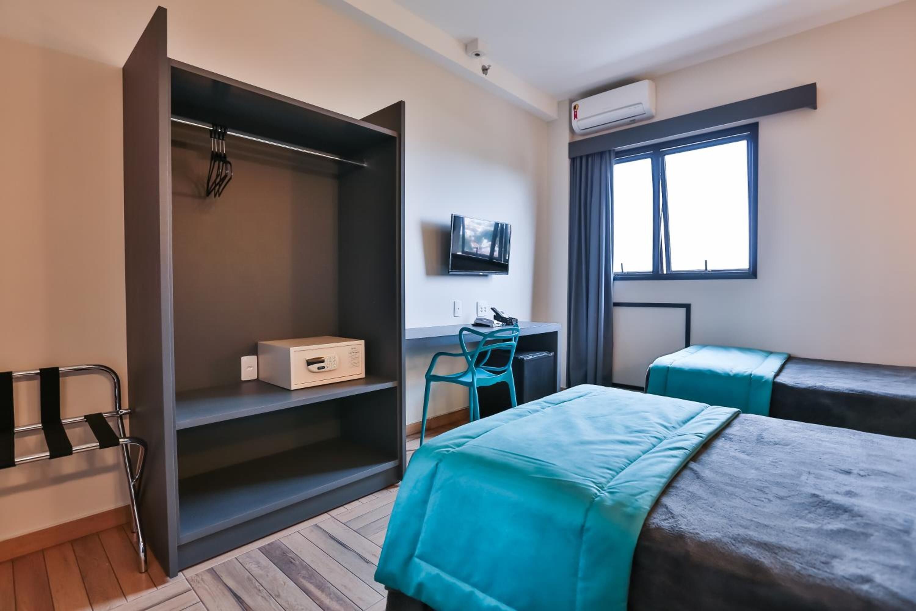 minibar, in-room safe, desk, laptop workspace