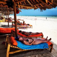 Playa privada, arena blanca y servicio de transporte a la playa