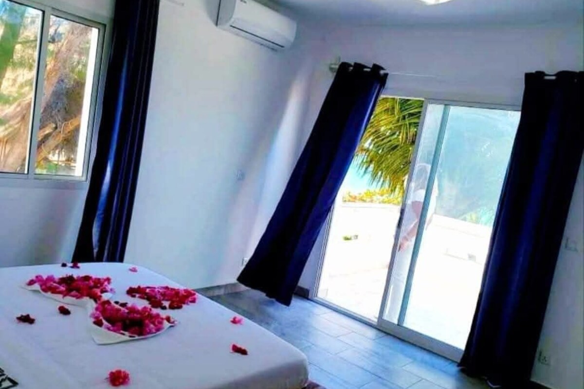 ห้องซูพีเรียดับเบิล, 1 ห้องนอน, วิวชายหาด | 1 ห้องนอน, เครื่องนอนระดับพรีเมียม, ตู้นิรภัยในห้องพัก, โต๊ะทำงาน