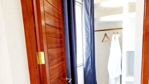 Ảnh chưa phân loại, 5 trong số 56 ảnh, nút