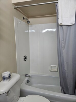 Standard Room, 2 Double Beds, Non Smoking | Bathroom | Combined shower/tub, free toiletries, hair dryer, towels