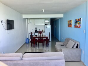 Apartment, 3 Bedrooms | Shared kitchen | Full-sized fridge, microwave, oven, rice cooker - Flat em Ponta Negra com vista para o mar (Natal)