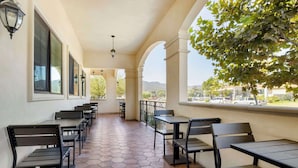 Exterior - Best Western Plus Temecula Wine Country Hotel &Suites (Temecula)