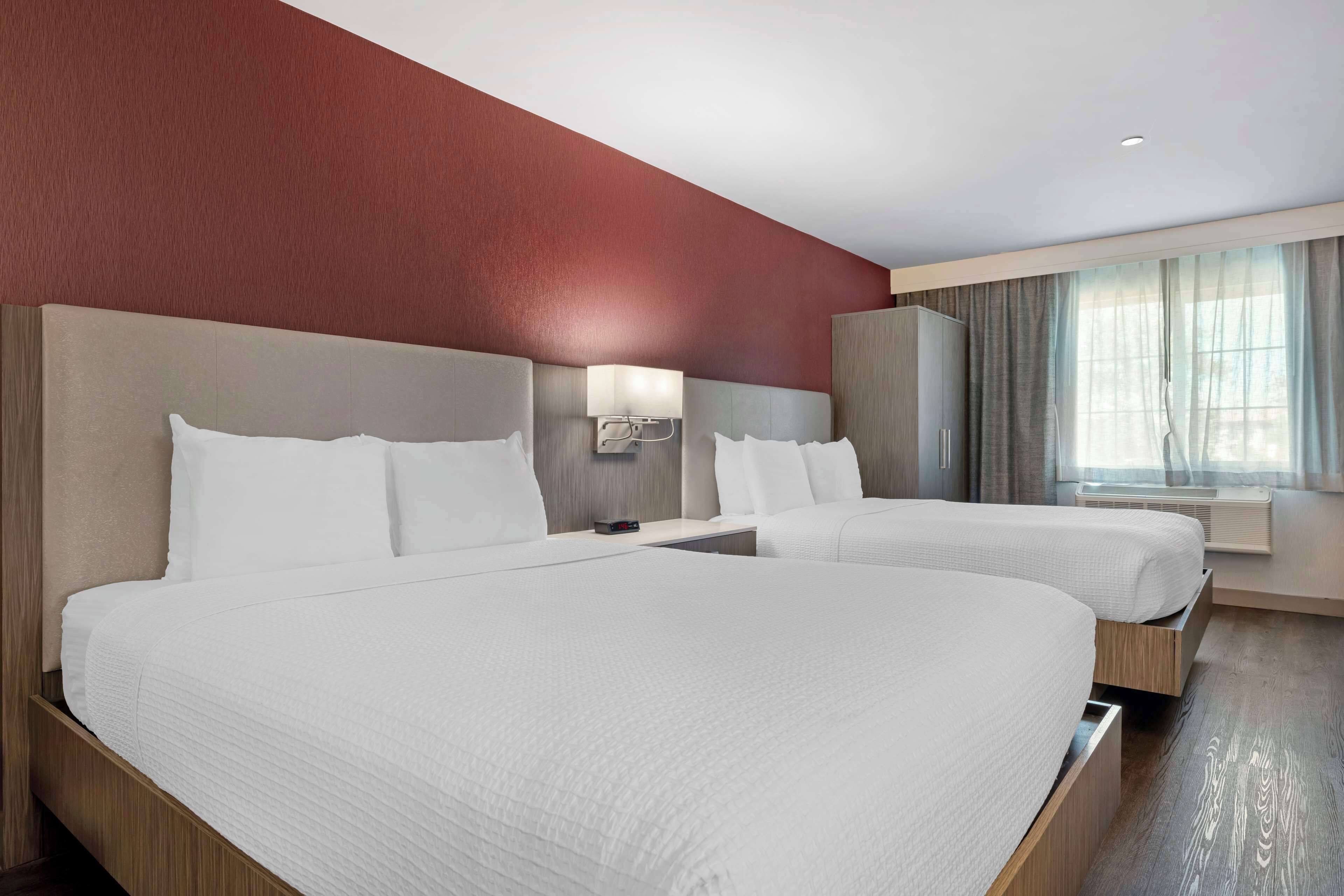 suite, multiple beds, accessible, non smoking (with sofabed) | pillow-top beds, in-room safe, desk, laptop workspace