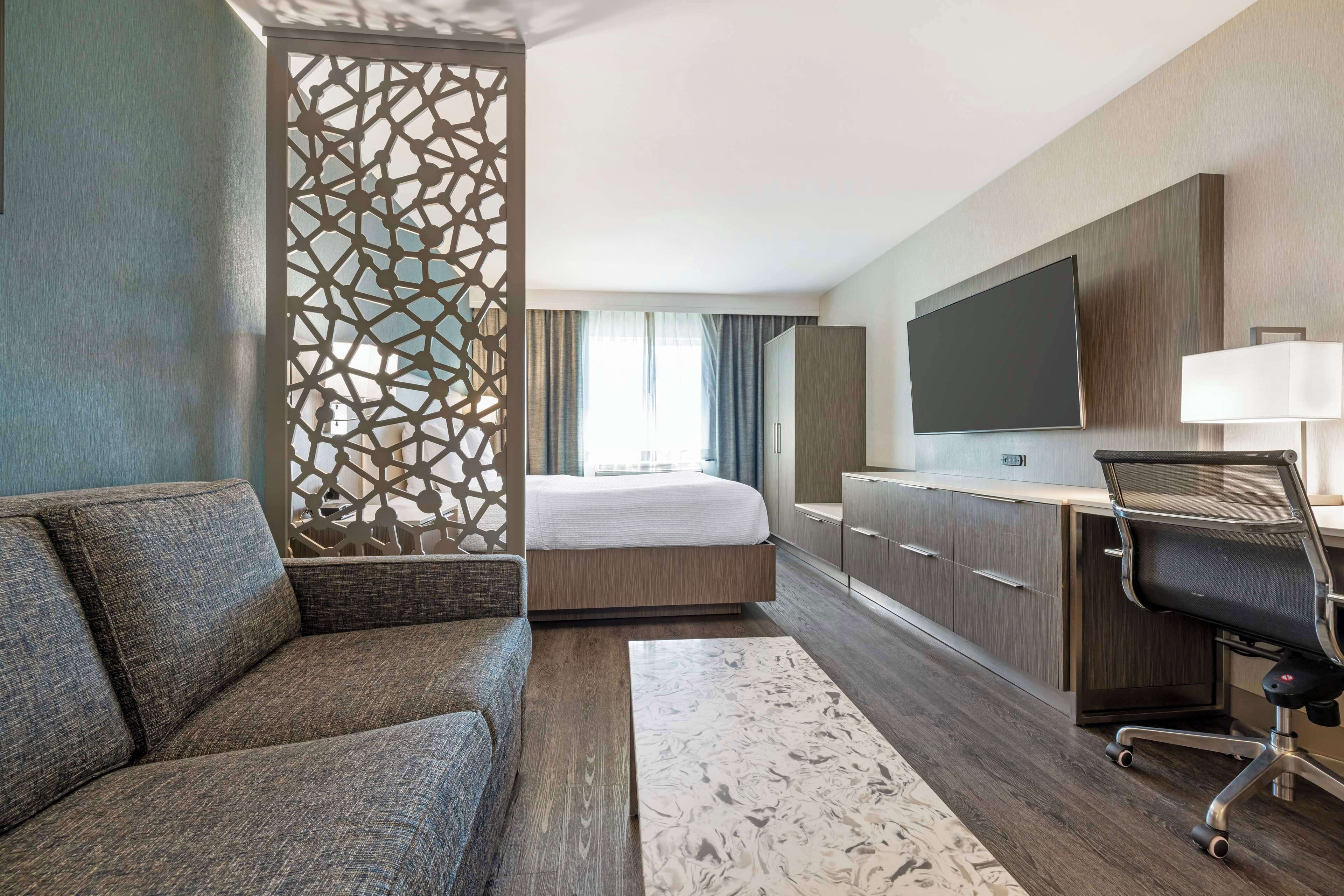 Surmatelas, coffres-forts dans les chambres, bureau