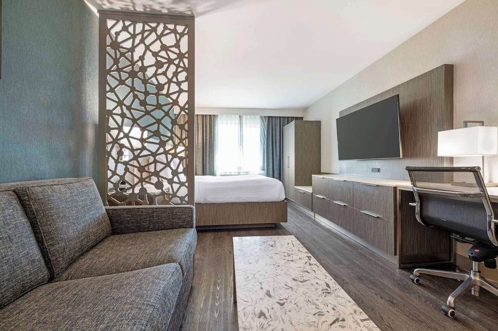 Best Western Plus Temecula Wine Country Hotel &Suites