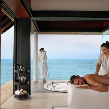 Couples treatment rooms, hot tub, steam room, body treatments