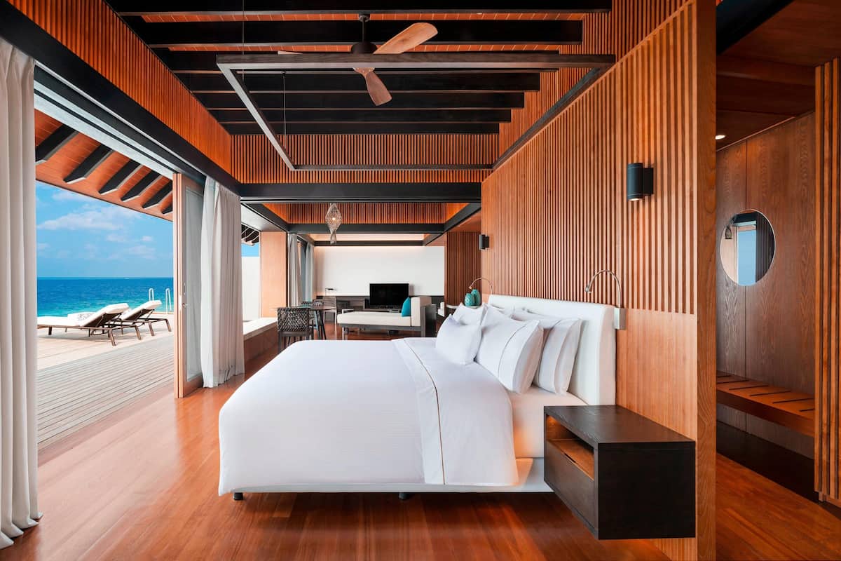 1 bedroom, premium bedding, pillow-top beds, minibar