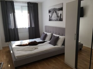 1 bedroom, Egyptian cotton sheets, premium bedding, iron/ironing board - United Homes Apartments Vienna (Vienna)
