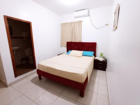 1 habitación, colchones con pillow-top y tabla de planchar con plancha