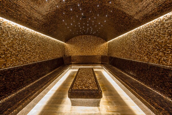 Badstue, dampbad, tyrkisk bad/hamam, kroppsbehandlinger og aromaterapi