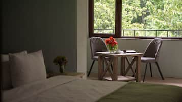 Egyptian cotton sheets, premium bedding, in-room safe