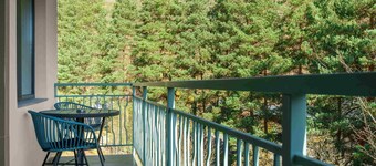 Apricot Aghveran Resort