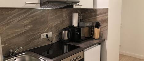 Lägenhet Economy - 1 sovrum - privat badrum (Alsergrund TOP 2 incl. Extra Fees) | Eget kök | Stort kylskåp, mikrovågsugn, ugn och spishäll