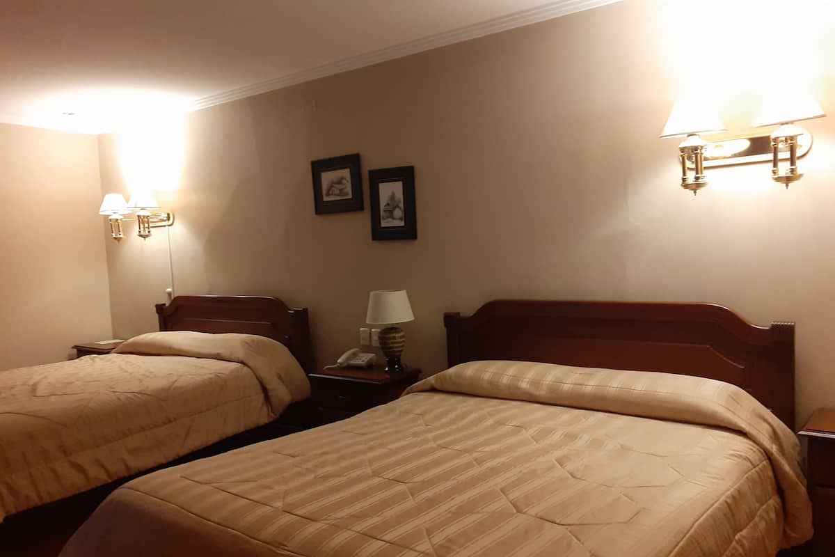 Dreibettzimmer | Kostenloses WLAN, Bettwäsche