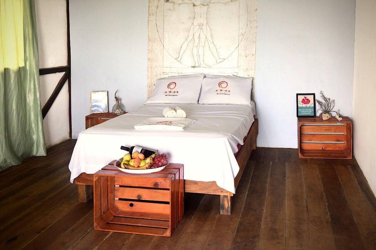 Panoramic Room, 1 Queen Bed | 1 bedroom, iron/ironing board, free WiFi, bed sheets