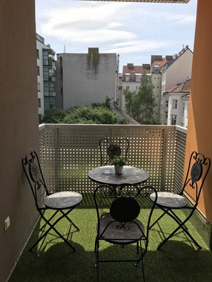 Deluxe appartement, 2 slaapkamers, balkon (Arsenal TOP 6 incl. Extra Fees) | Terras