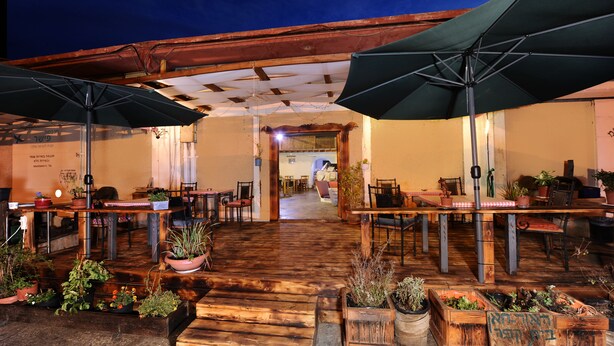 Desk, free WiFi, bed sheets - Spice Quarter Inn (Ramat Negev)