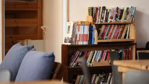 Desk, free WiFi, bed sheets - Spice Quarter Inn (Ramat Negev)