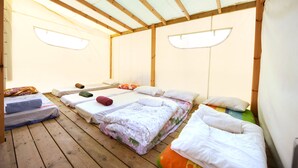 Desk, free WiFi, bed sheets - Spice Quarter Inn (Ramat Negev)