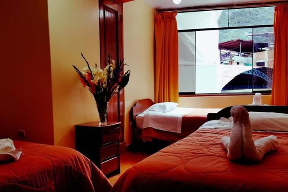 Triple Room, 3 Twin Beds | Desk, iron/ironing board (on request), WiFi (free), bed sheets