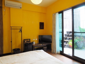 Signature Double Room, Balcony, River View | Desk, blackout drapes, free WiFi, bed sheets - Taiowan One Piece Anping House (Tainan)