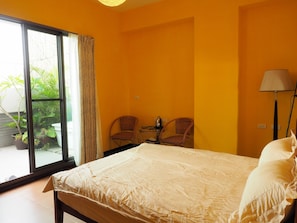Signature Double Room, Balcony, River View | Desk, blackout drapes, free WiFi, bed sheets - Taiowan One Piece Anping House (Tainan)
