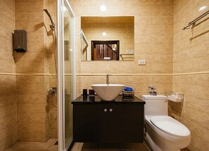 Gemeinsamer Basic-Schlafsaal, Gemischter Schlafsaal, Gemeinschaftsbad | Dusche im Bad