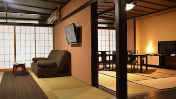 液晶テレビ