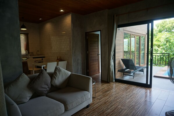 Two Bedrooms Private Pool Villa | Sala de estar | TV de tela plana