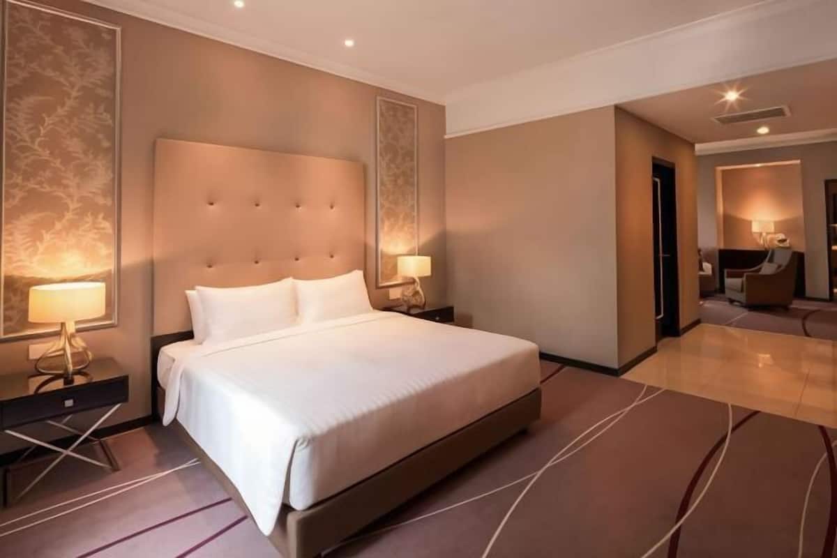 1 bedroom, in-room safe, desk, laptop workspace