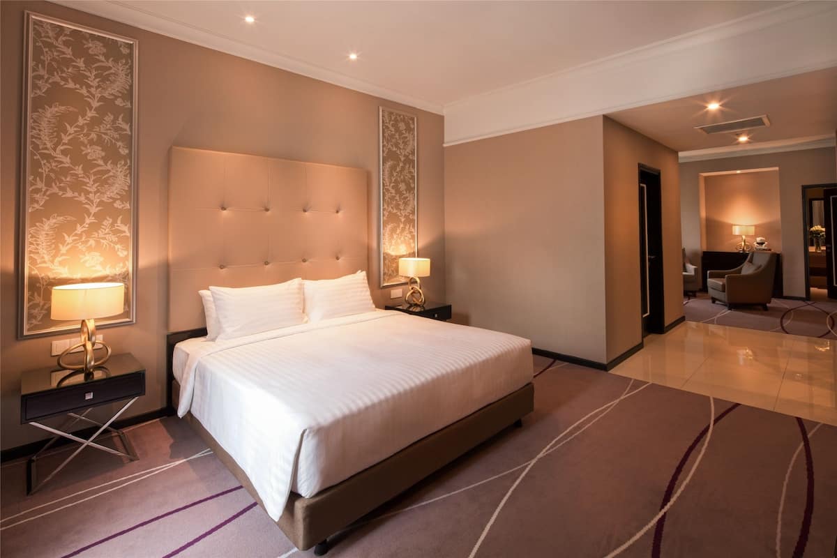 Dorsett Suite | 1 bedroom, in-room safe, desk, laptop workspace