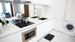 3 Bedroom Apartment #2 | Private kitchenette - Inspired Homes at KLCC Soho Suite (Kuala Lumpur)