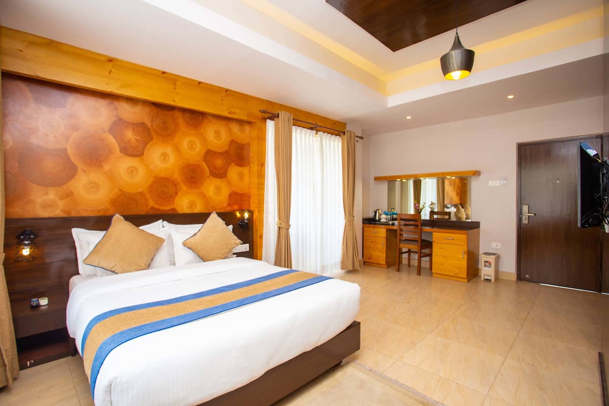 Deluxe Double or Twin Room