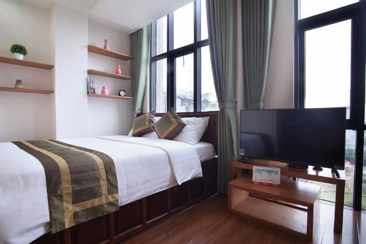 Premium bedding, in-room safe, individually furnished, desk