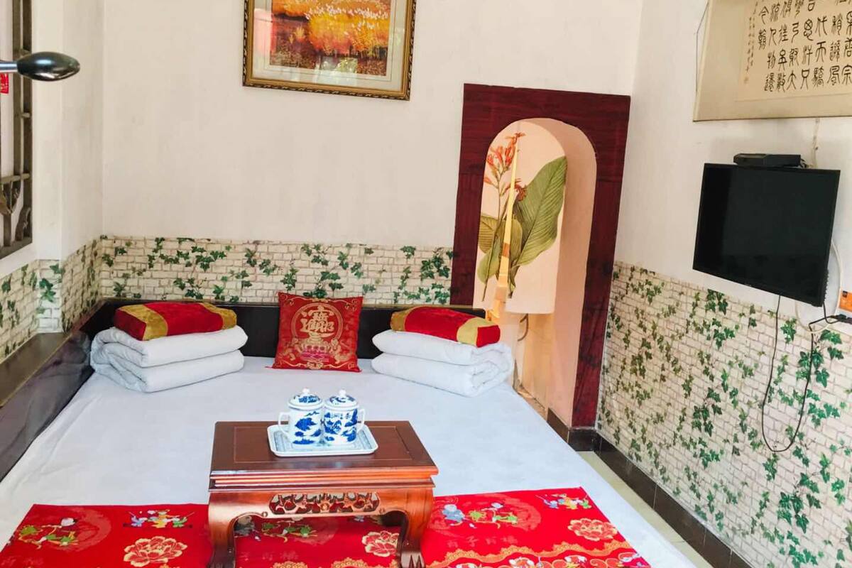 Superior Kang Room | Desk, blackout drapes, free WiFi