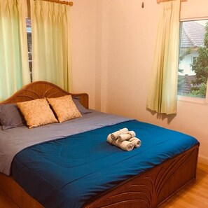Deluxe Double Room with Queen Bed