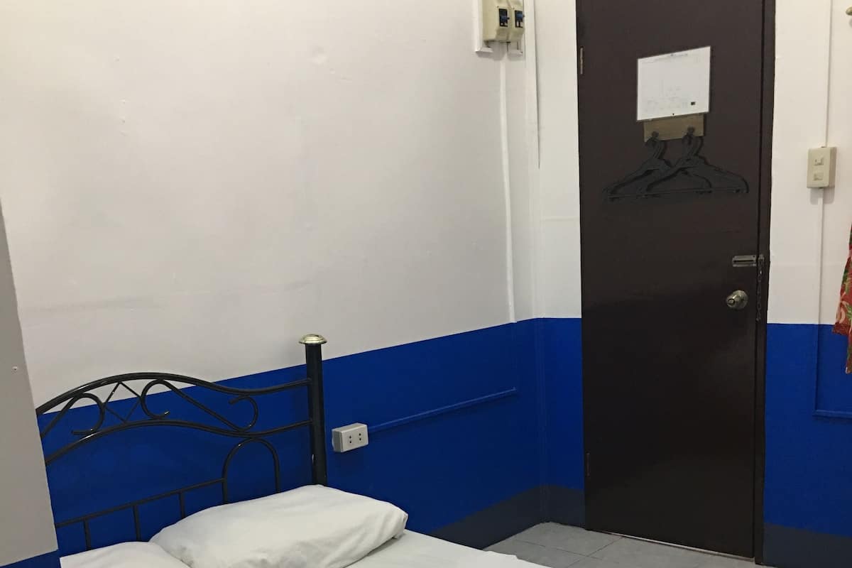 免费 WiFi、床单