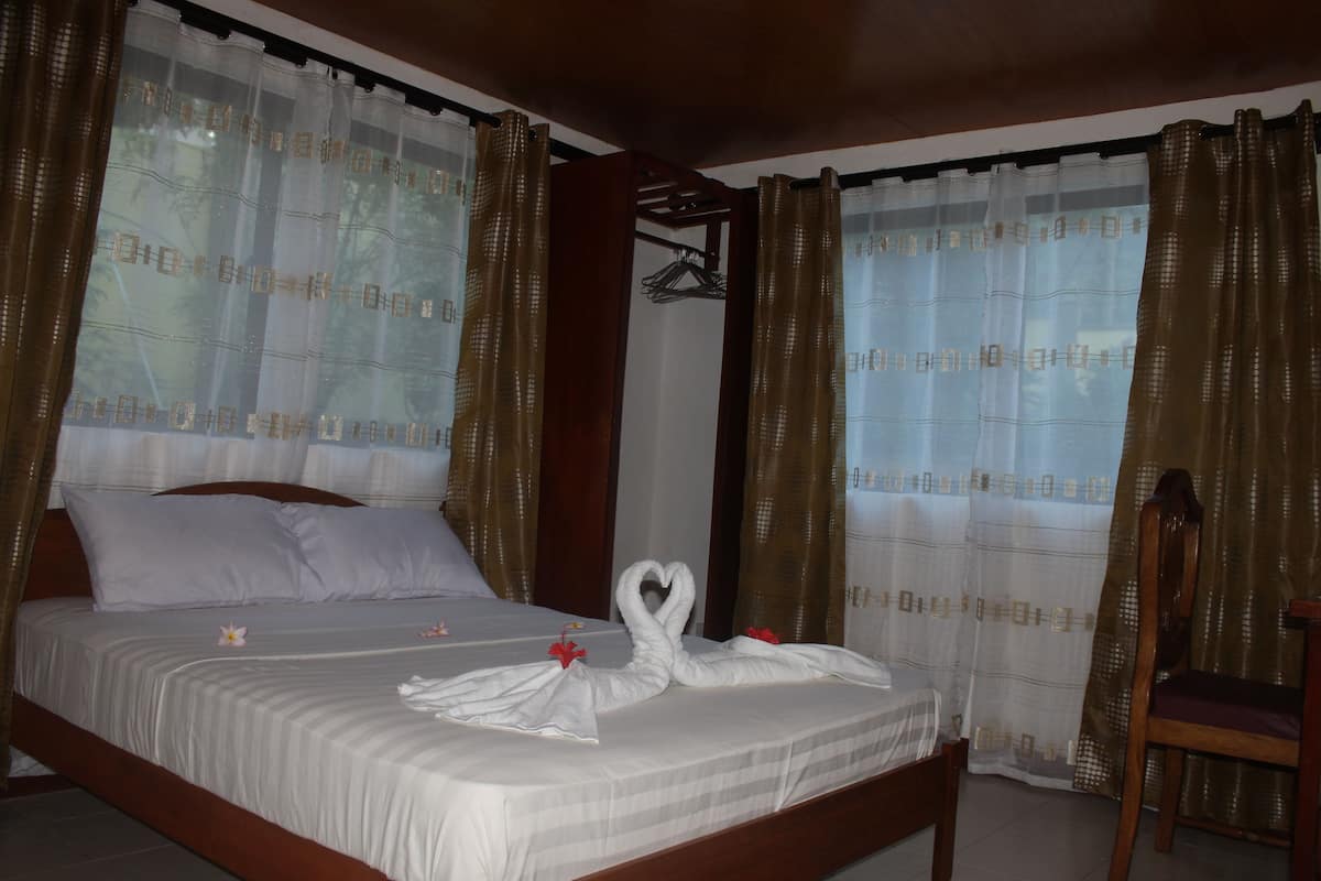 In-room safe, iron/ironing board, cribs (free), WiFi (free)
