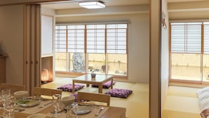 Leilighet i japansk stil, 3 soverom, kjøkken, hageutsikt | Oppholdsområde