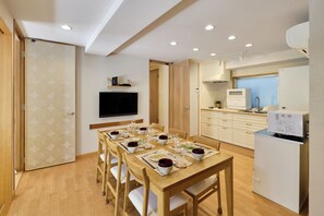 Appartement de style japonais, 3 chambres, cuisine, vue jardin