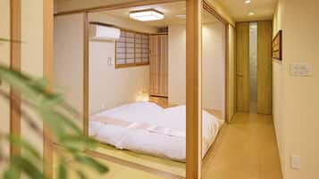 Suíte em estilo japonês, 2 quartos, para não fumantes, cozinha | Edredons de pluma, cortinas blackout, ferros/tábuas de passar roupa