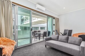 Apartemen Eksekutif, 2 kamar tidur | Pemandangan balkon